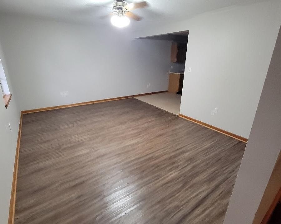 1st image of 600 E Vine Ave #600