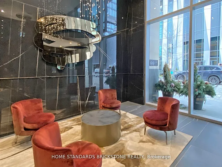 11 Yorkville Ave #6305 — Photo 27