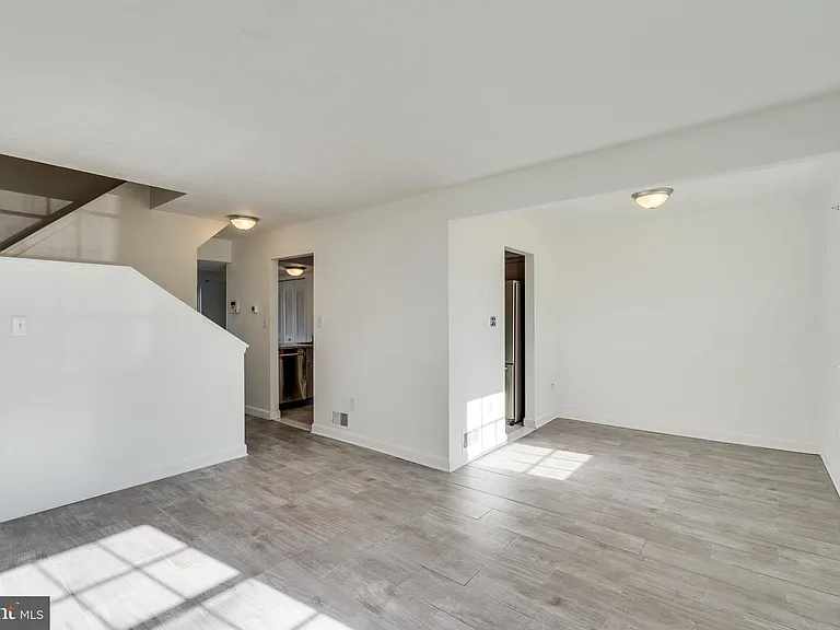 1015 Copperfield Ct — Photo 6