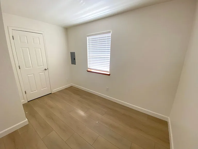 1112 Buena Vista Ave — Photo 13