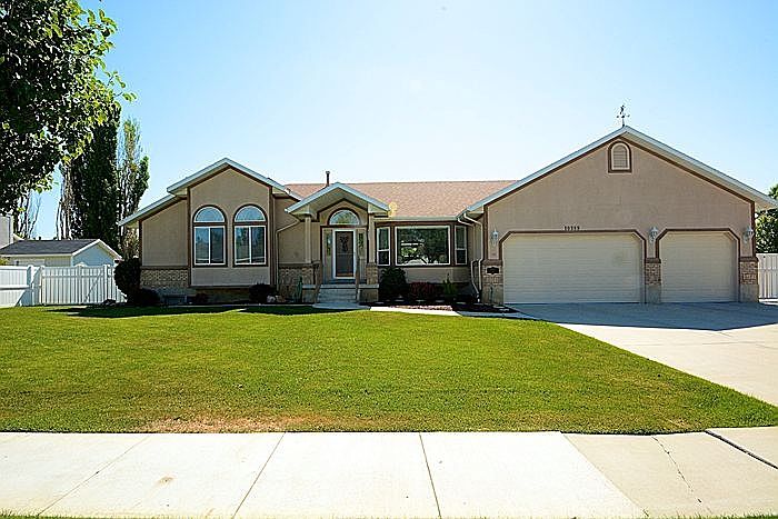 1st image of 10989 S Surrey Meadow Dr