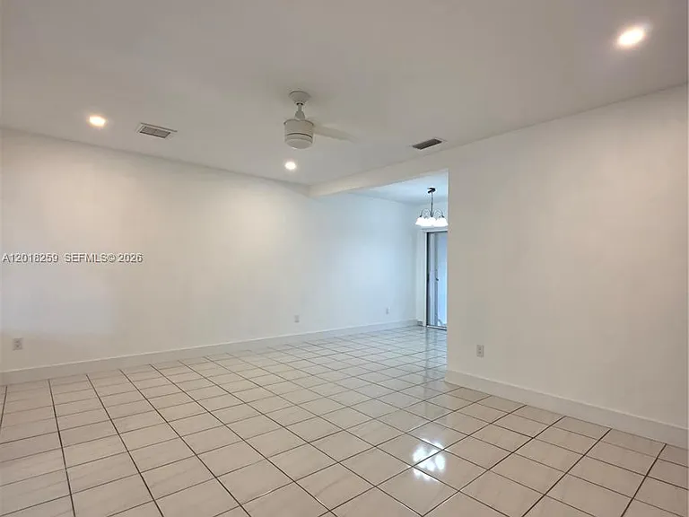 4601 SW 5th St — Photo 18
