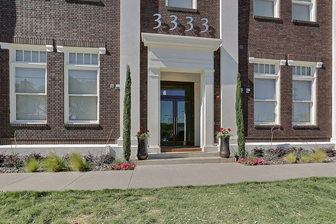 3333 Elm Street Lofts — Photo 2