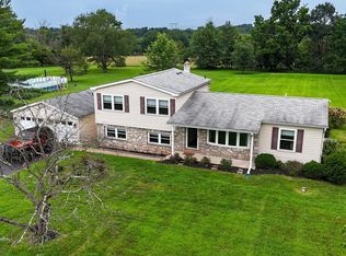 2220 Schlosser Rd, Harleysville, PA 19438