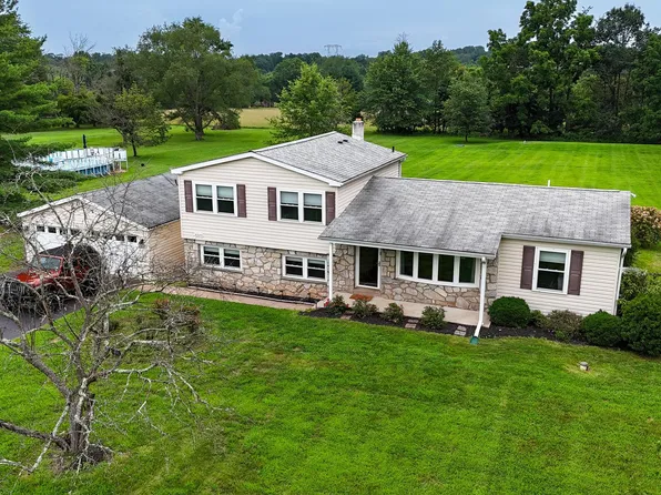 2220 Schlosser Rd, Harleysville, PA 19438