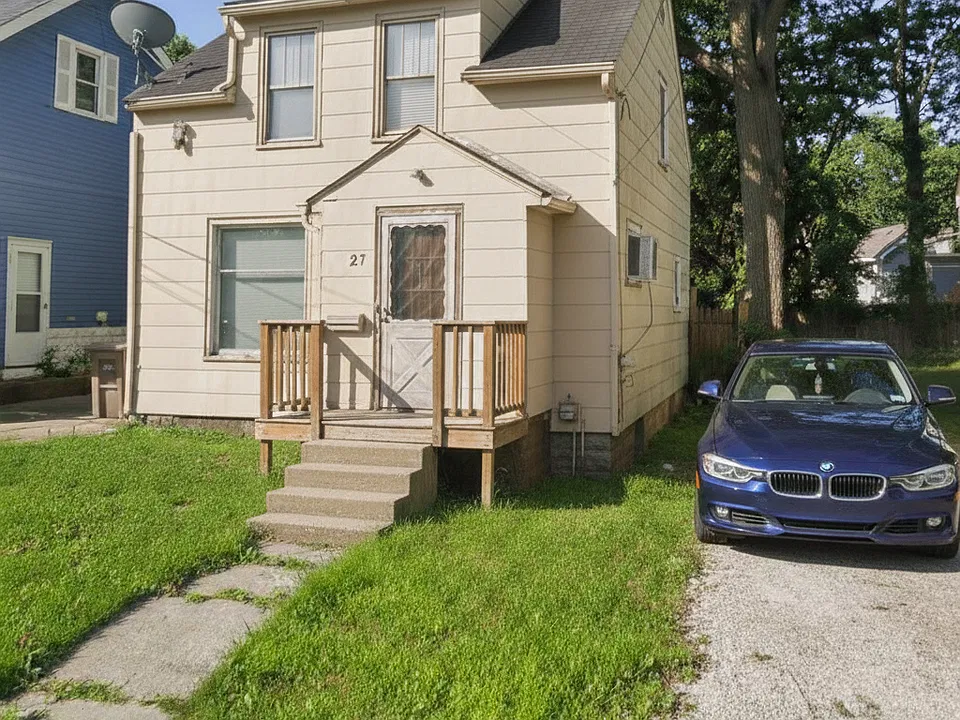 27 Clarence St