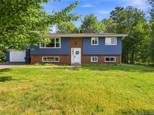 117 Confederation Ave, New Maryland, NB E3C 1E6
