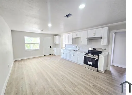 1919 Martin Luther King Jr St S #2 — Photo 2