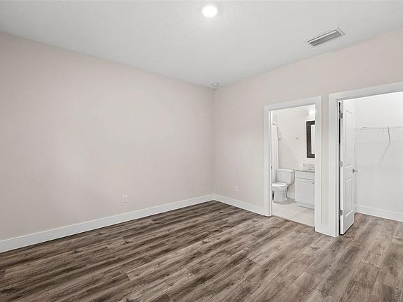 5th image of 3122 W AZEELE STREET #3