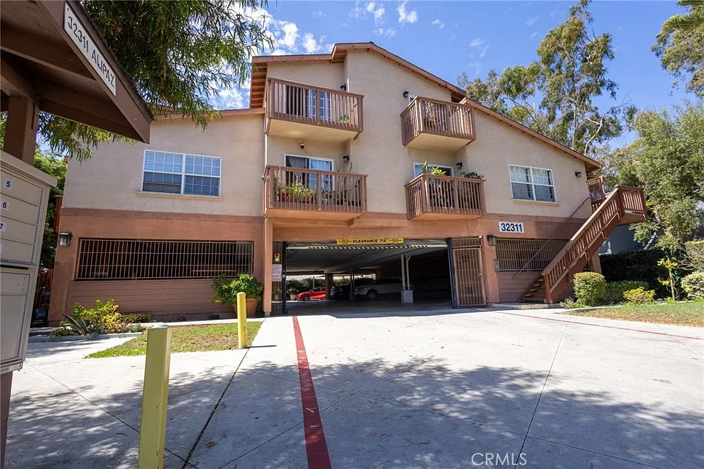 3 bed, 1187 sqft, $4,595 — Photo 1
