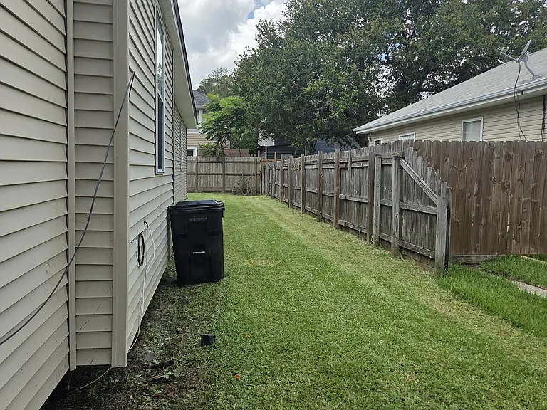 4926 Venus St — Photo 4