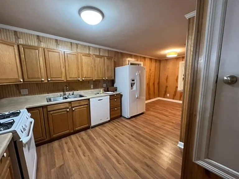 1621 W Saint Mary Blvd — Photo 3