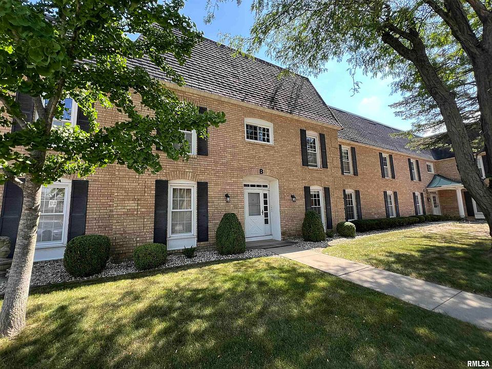 1st image of 810 W Loire Ct APT 104B