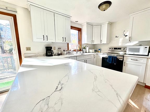 4th image of 188 Fernwood Dr