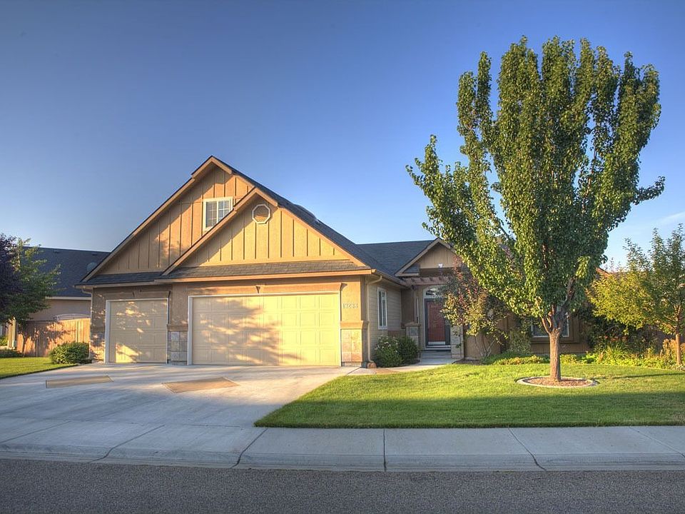 13233 W Heatherbrook Drive