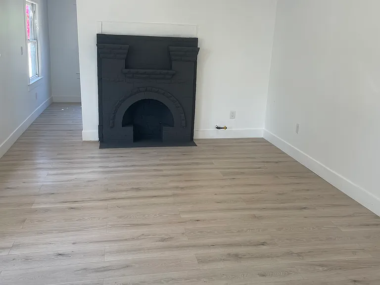 810 44th St #810 — Photo 5