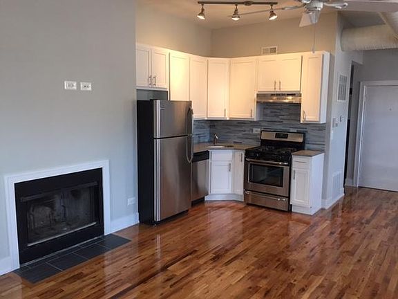 4th image of 2047 N Hoyne Ave #2N