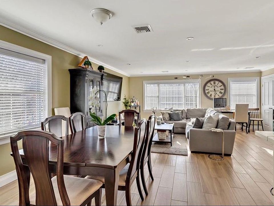 1st image of 1595 Pelham Pkwy N #1-2