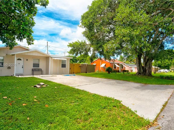 3344 Plaza Pl, Lake Worth, FL 33462