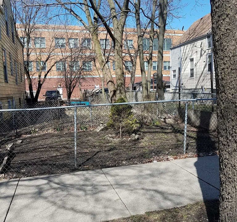2nd image of 1404 N Keeler Ave
