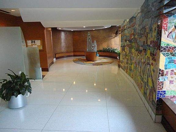 5th image of 6301 N Sheridan Rd APT 2W