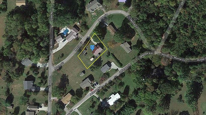 1st image of 1124 Monroe Cir