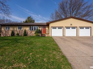 120 S 27th Ave, Eldridge, IA 52748