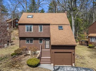 11 Gloucester Ln, Nashua, NH 03063