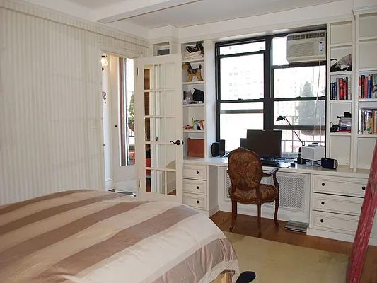 Sold by Sotheby's International Realty | media 9