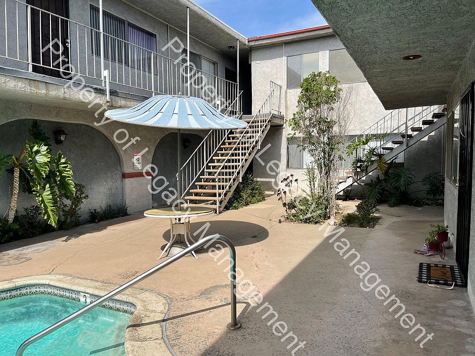 1st image of 279 W 11th St
