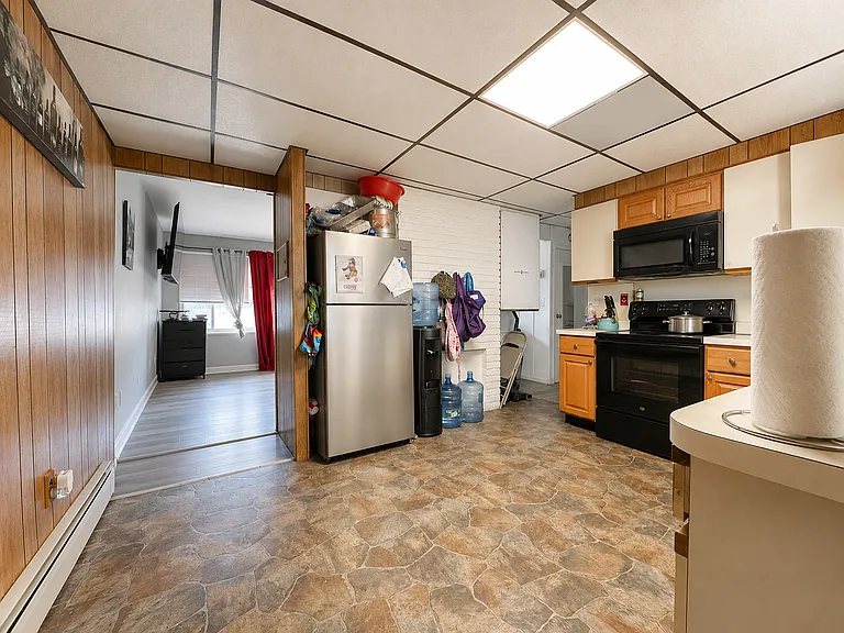Magpie Ln — Photo 2