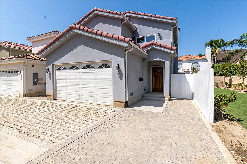 4 bed, 1699 sqft, $5,500 — Photo 1