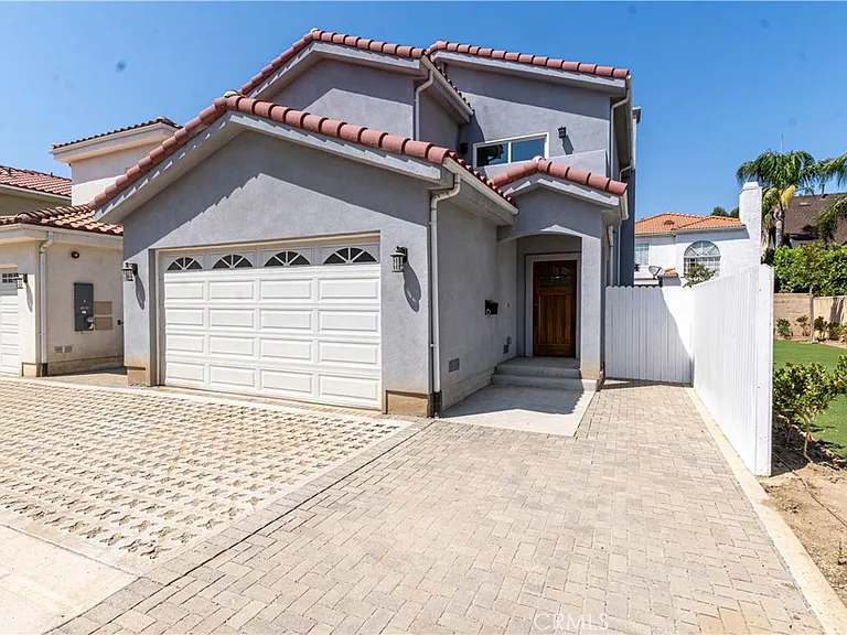 9246 Cedros Ave #6 — Photo 1