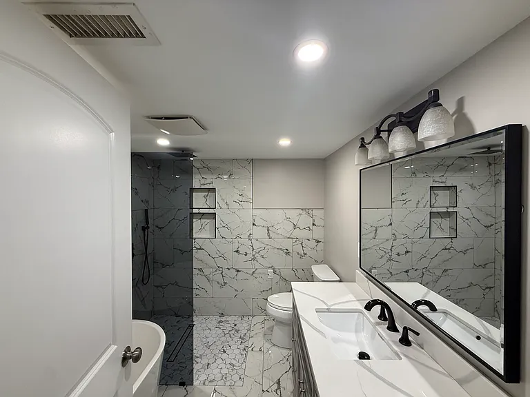 42780 Buckingham Dr — Photo 16