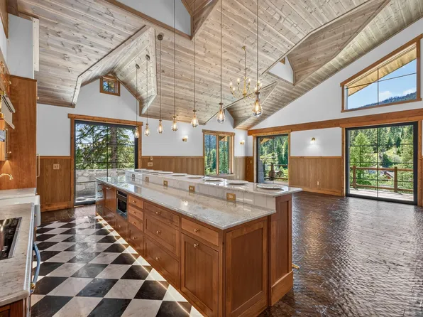 25 Haystack Ct, Donnelly, ID 83615