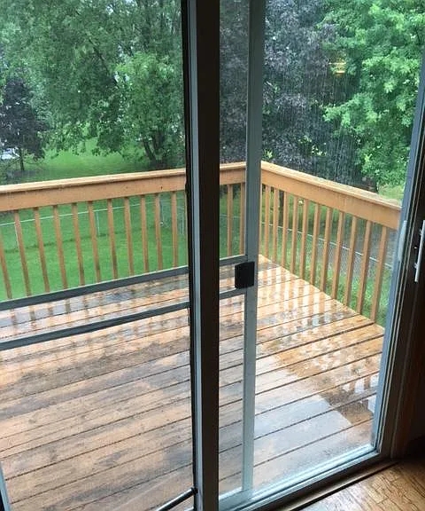 Upper level. Deck