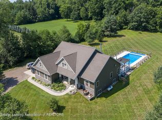 9205 N Royston Rd, Grand Ledge, MI 48837