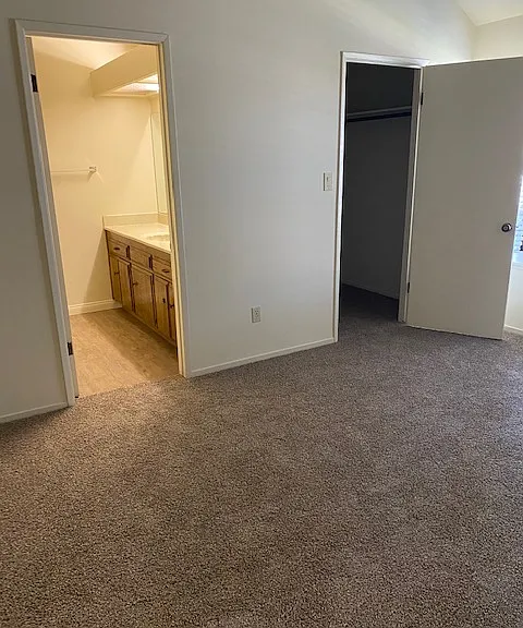 Laurelwood Gardens standard 2 bed 2 bath master bedroom