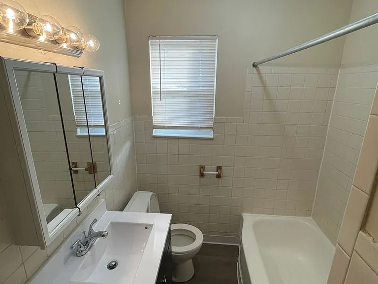 Nola Court Apartments — Photo 123