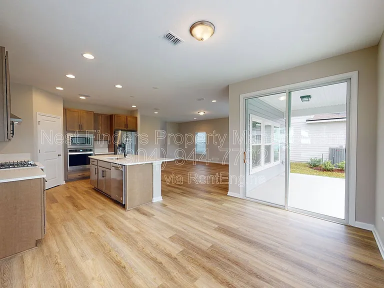 235 Starnberg Ct — Photo 12