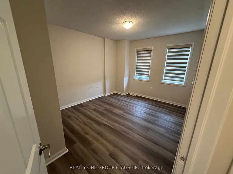 111 Higginbotham Cres — Photo 13