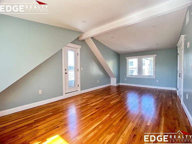 15 Moody St #A — Photo 8