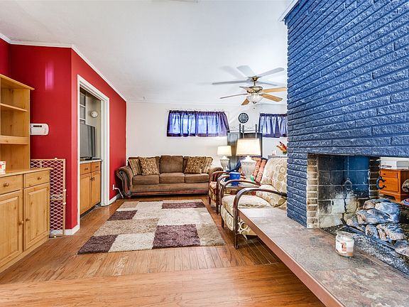 4th image of 3722 Devonshire Ct