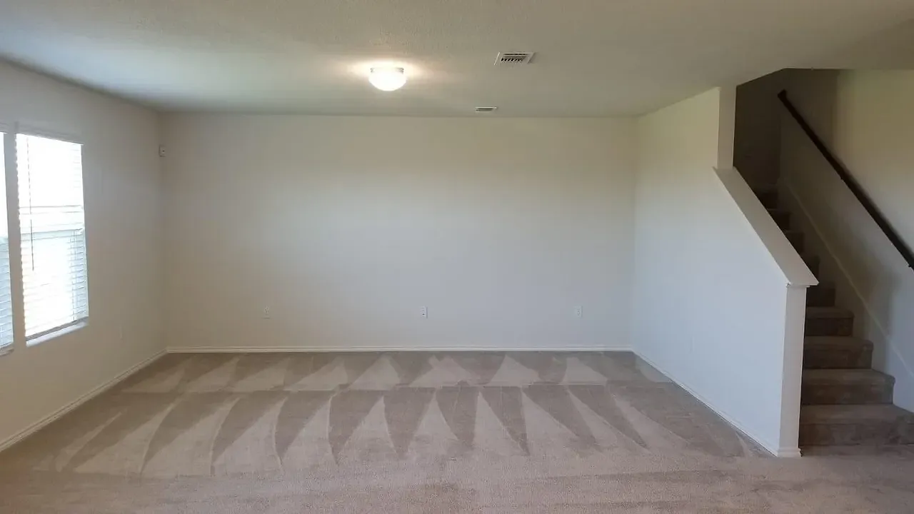 5 bed, 2118 sqft, $2,800 — Photo 3