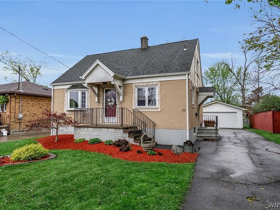 Welcome to 102 Hemenway Rd!