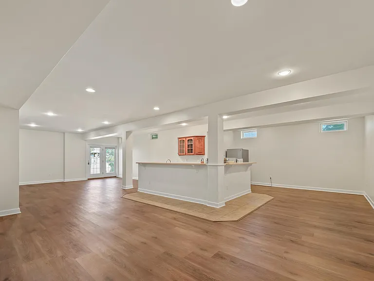 5619 Websters Way — Photo 4