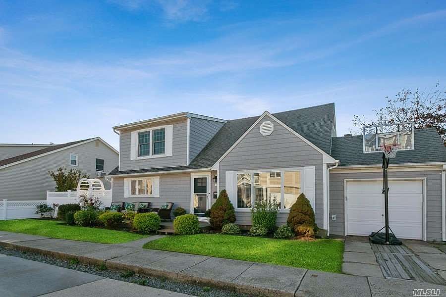 1st image of 17 Kerrigan St