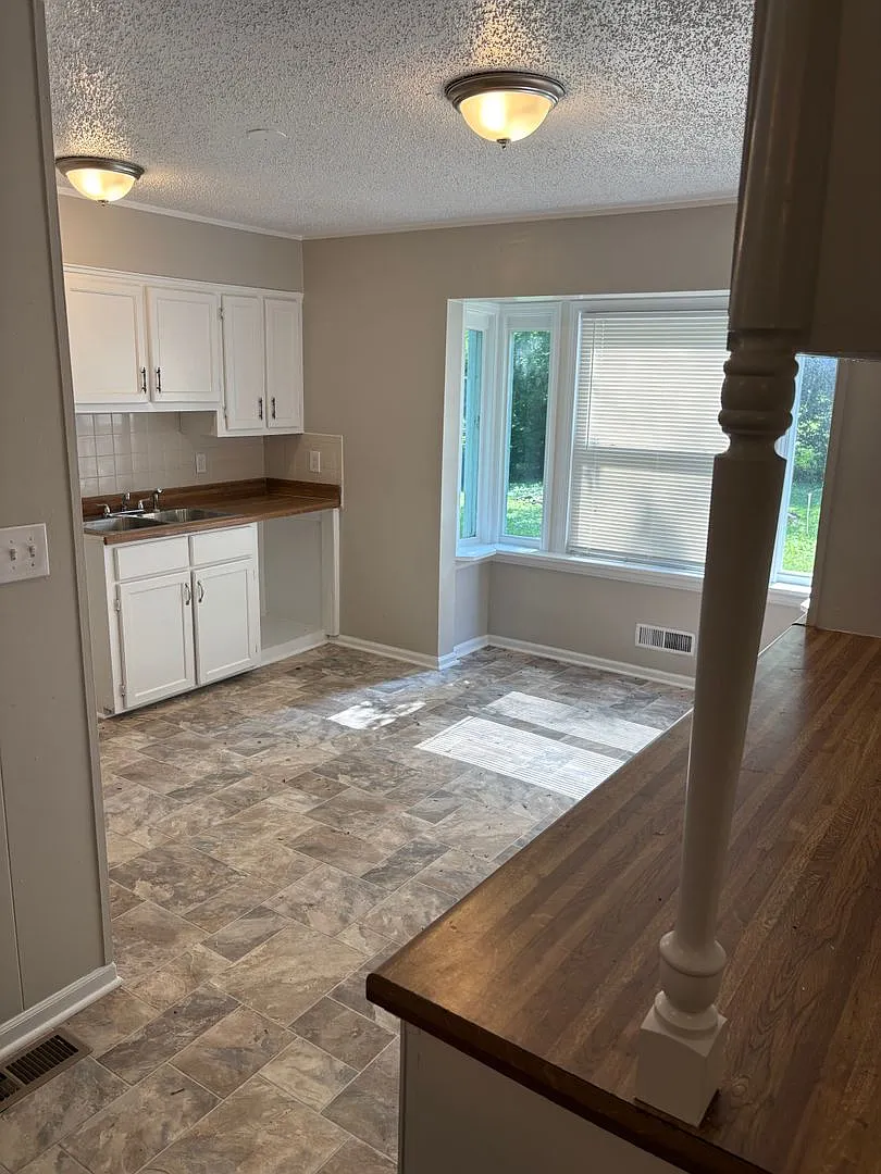 Updated 3 bedroom $1,500 — Photo 4