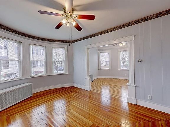 5th image of 107-109 2nd St