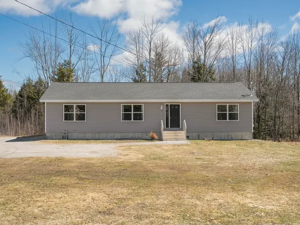 2 Warren Road, Monmouth, ME 04259